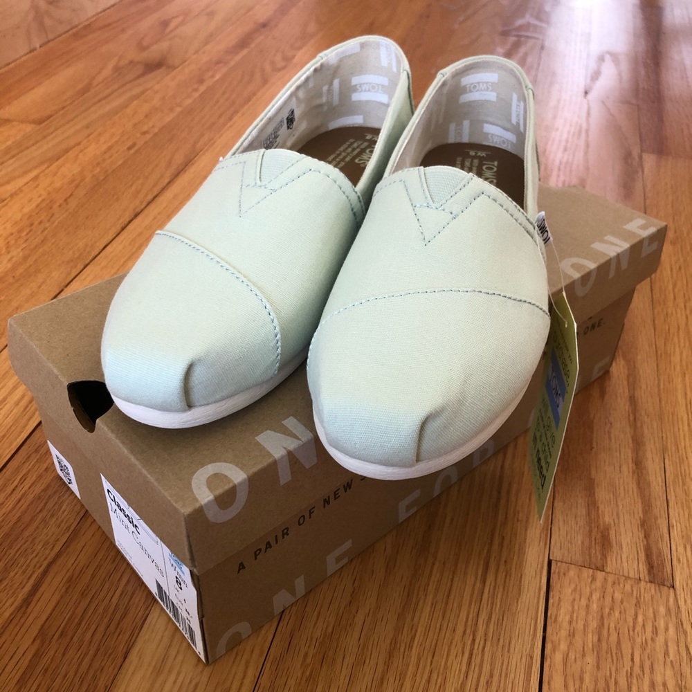 *NWT* Toms Classics - Mint Green